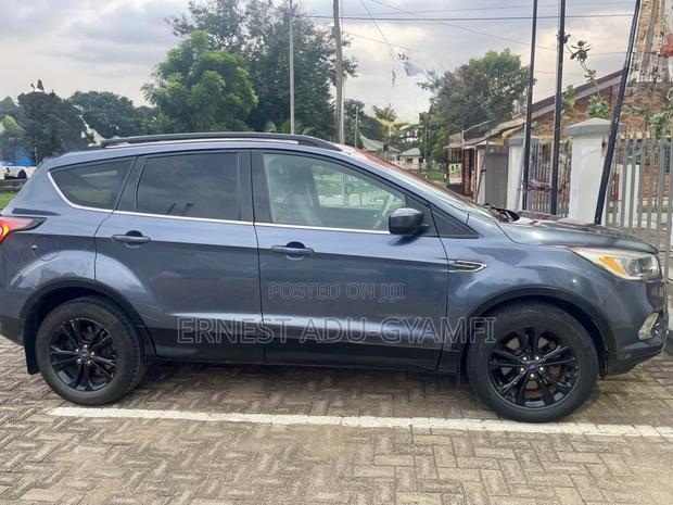 Ford Escape SE 4x4 2018 Blue