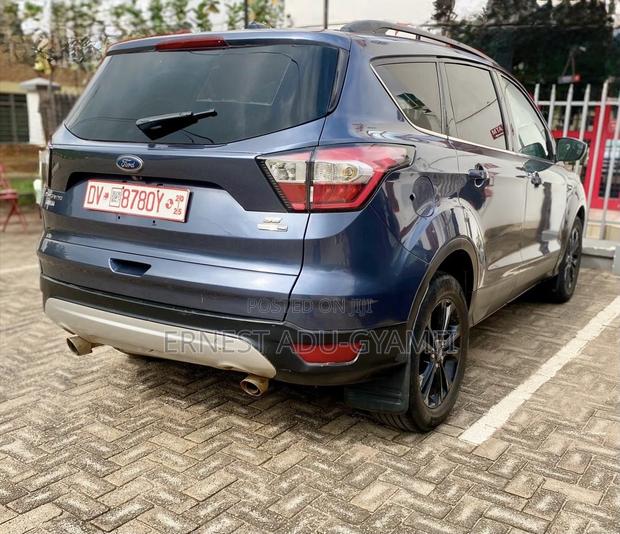 Ford Escape SE 4x4 2018 Blue
