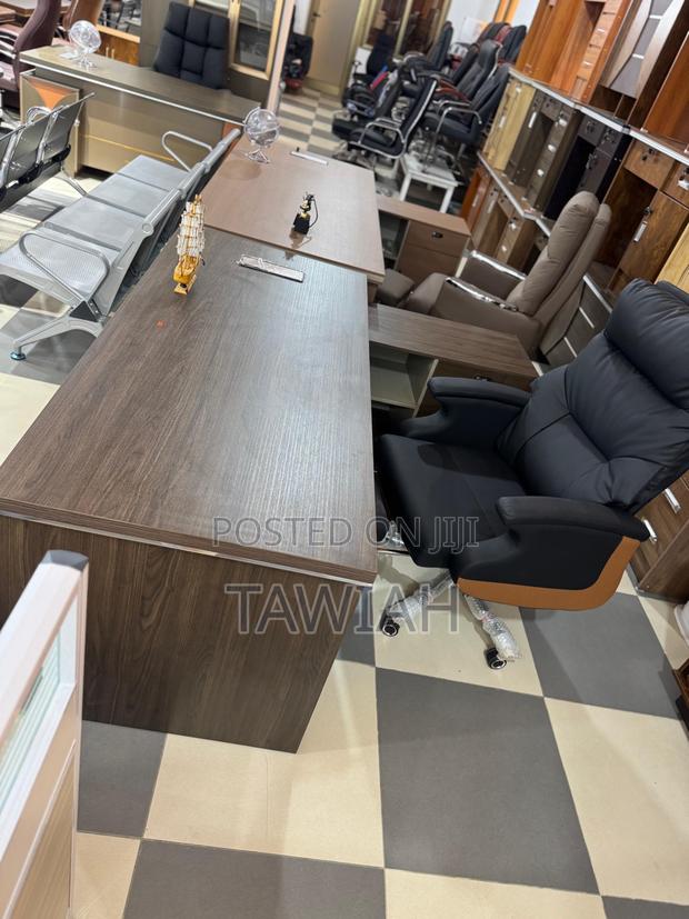 Boss Office Desk and Luxury Office Chair · Photo 4