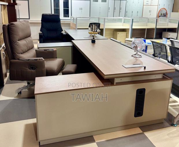 Executive Office Desk and Chair · Photo 4