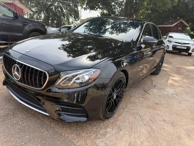 Mercedes-Benz E300 2019 Black