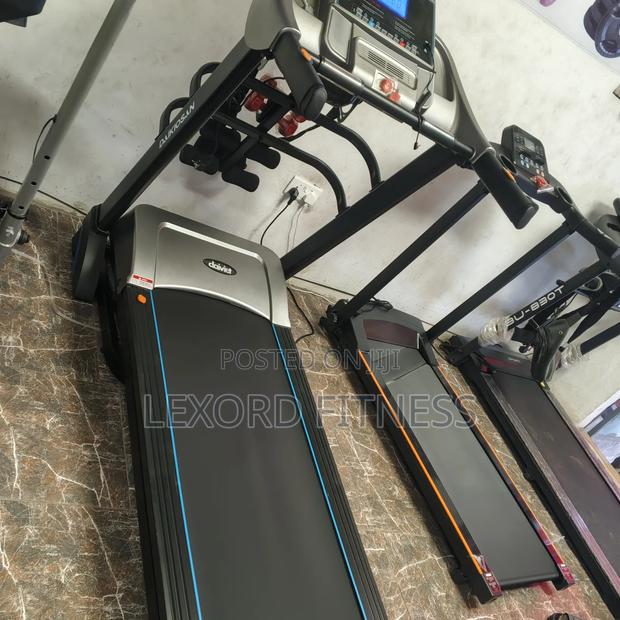 Treadmill 130kg With Massager Incline With Bluetooth · Photo 3