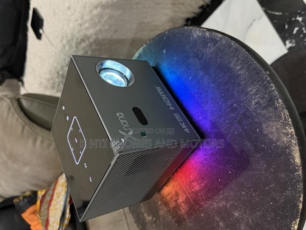 Smart Projector for All Events photo 3