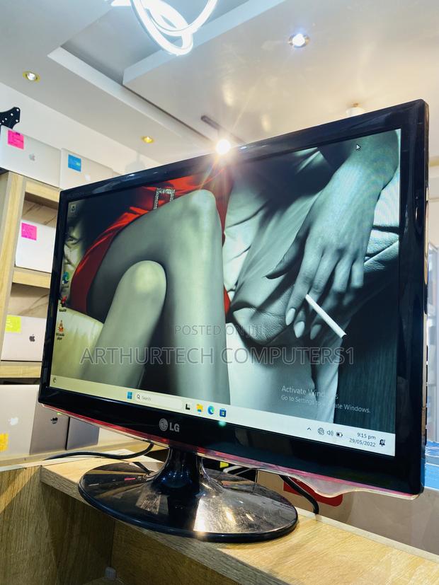 Lg Flatron Monitor photo 3
