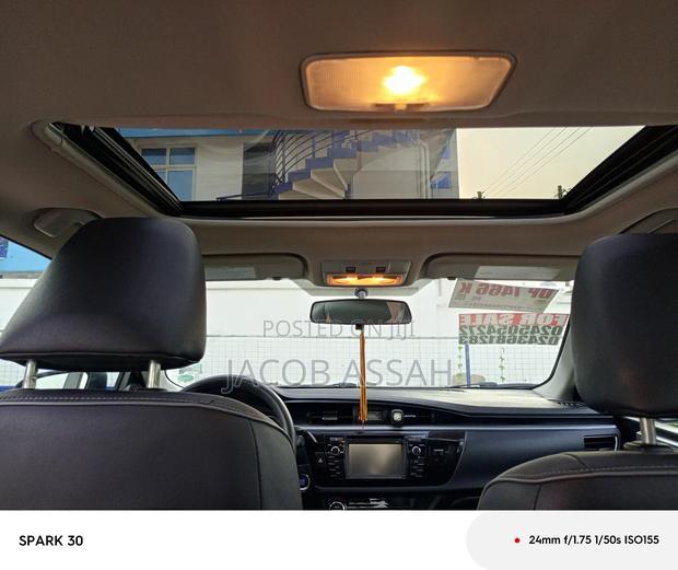 Toyota Corolla LE Premium 4dr Sedan (1.8L 4cyl CVT) 2014 Silver