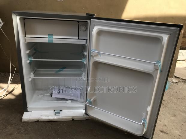 Well Made Pearl 72litres Tabletop Fridge photo 2