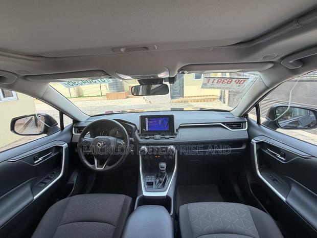 Toyota RAV4 XLE FWD 2023 Black