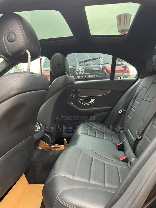 Mercedes-Benz C300 Luxury 4dr AWD 4Matic Sedan (2.0L 4cyl 7A) 2015