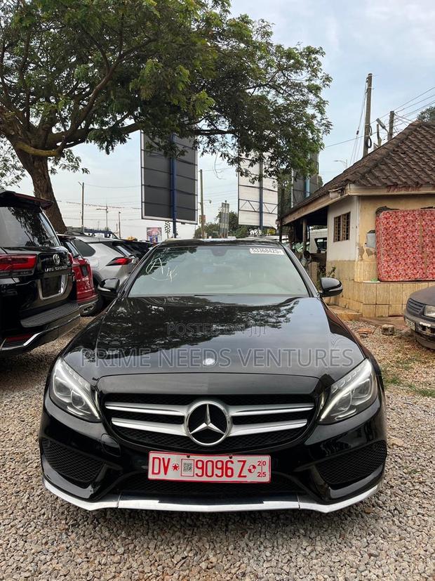 Mercedes-Benz C300 Luxury 4dr AWD 4Matic Sedan (2.0L 4cyl 7A) 2015