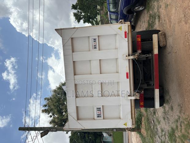 Foreign Used Sintotruk Howo 371 photo 4