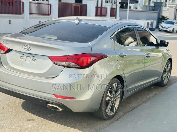 Hyundai Elantra Limited 4dr Sedan (1.8L 4cyl 6A) 2015 Gray
