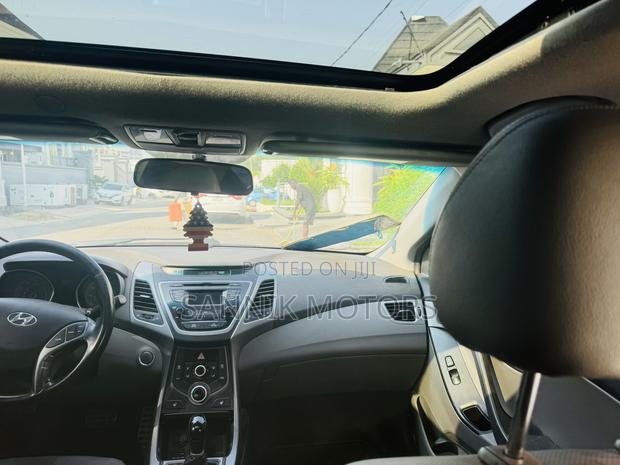 Hyundai Elantra Limited 4dr Sedan (1.8L 4cyl 6A) 2015 Gray