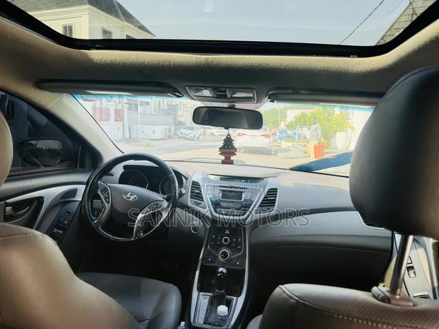 Hyundai Elantra Limited 4dr Sedan (1.8L 4cyl 6A) 2015 Gray