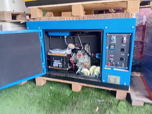 Perkins High-Capacity Diesel Generator · Photo 2