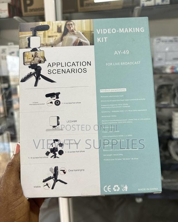Smartphone Camera Vlogging Kit With Tripod Holder Microphone Led Light photo 2