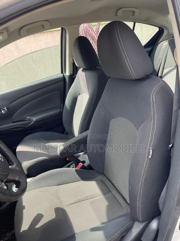 Nissan Versa 2014 Silver