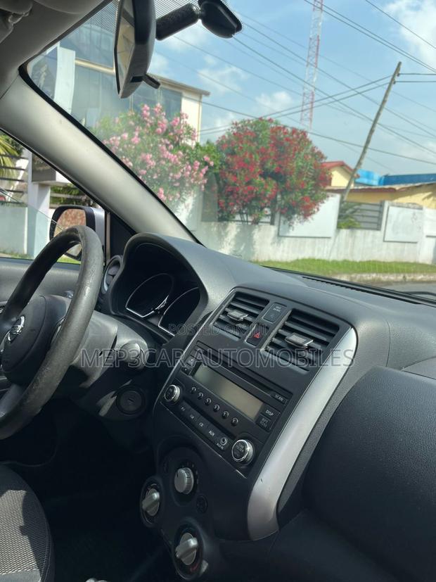 Nissan Versa 2014 Silver