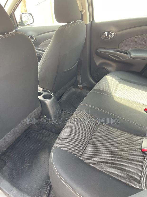 Nissan Versa 2014 Silver