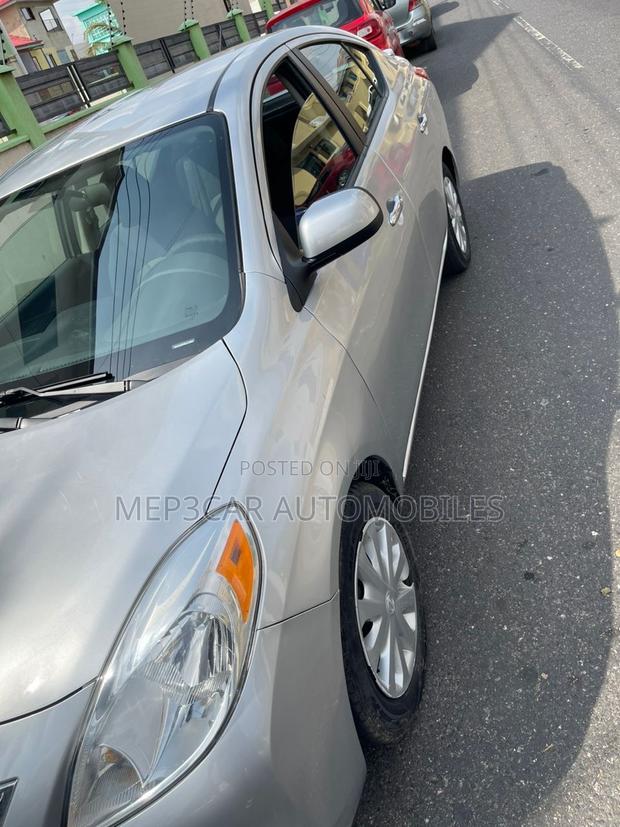 Nissan Versa 2014 Silver