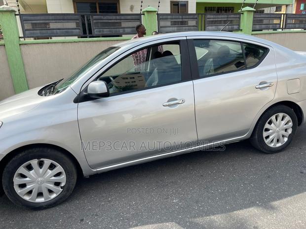 Nissan Versa 2014 Silver