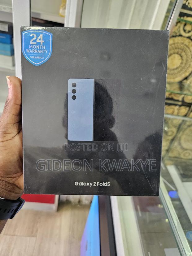 New Samsung Galaxy Z Fold 5 256 GB Blue · Photo 2