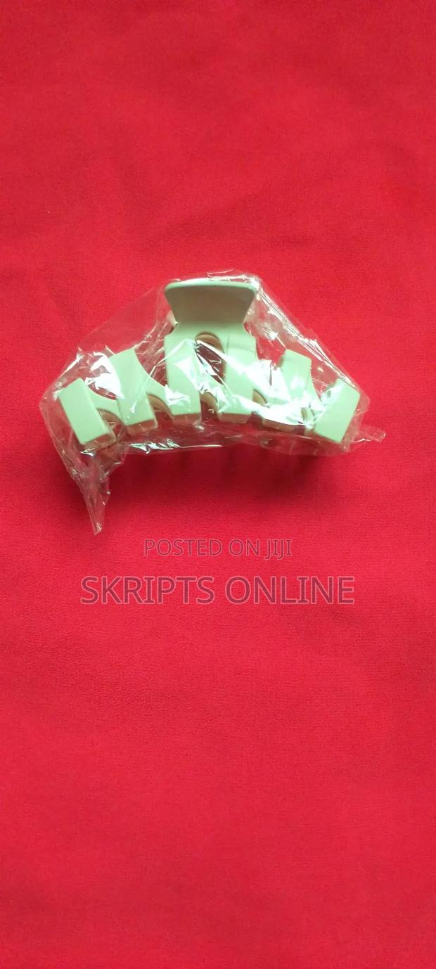 Plastic Hair Clips for Sale photo 2