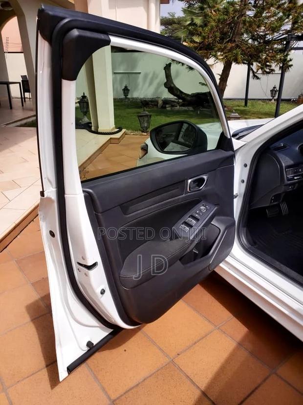 Honda Civic Sport 2022 White