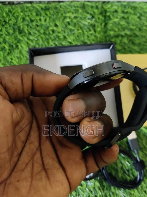 Samsung Galaxy Watch 4 44mm With Cover and Screen Protector photo 2