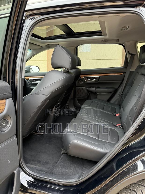 Honda CR-V Touring AWD 2019 Black photo 9