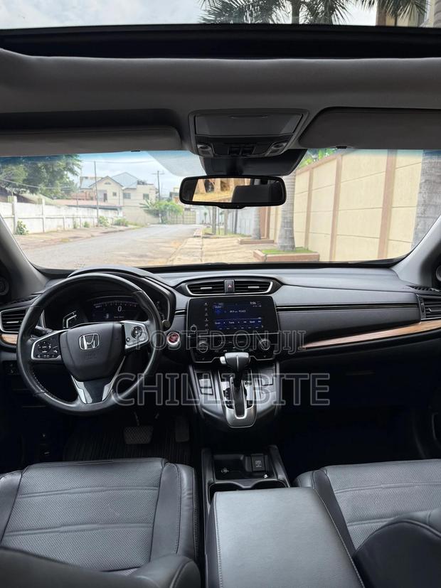 Honda CR-V Touring AWD 2019 Black photo 12