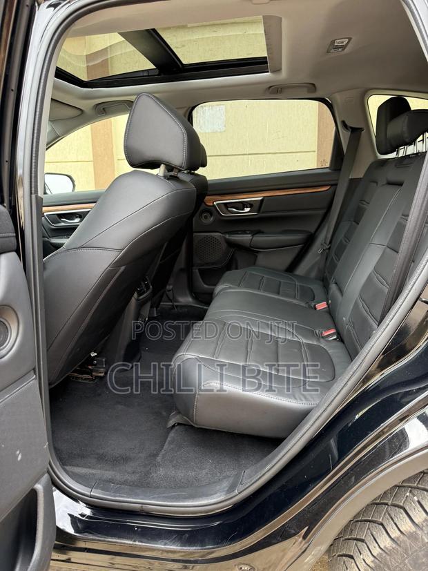 Honda CR-V Touring AWD 2019 Black photo 11