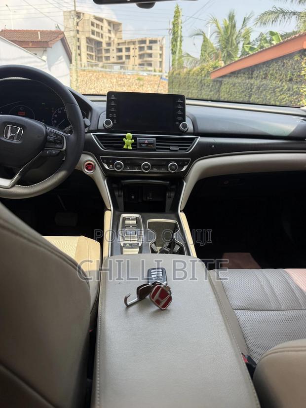 Honda Accord Touring 2.0T 2020 Red photo 9
