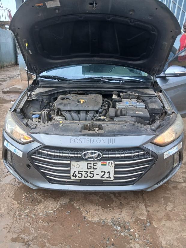 Hyundai Elantra SE 4dr Sedan (1.8L 4cyl 6A) 2015 Gray photo 7