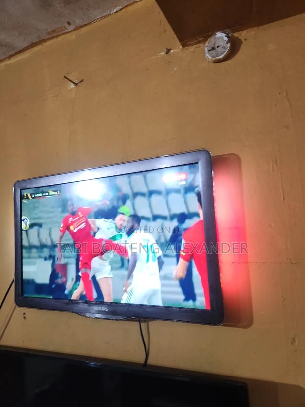 Philips 32 Inches With Ambient Light