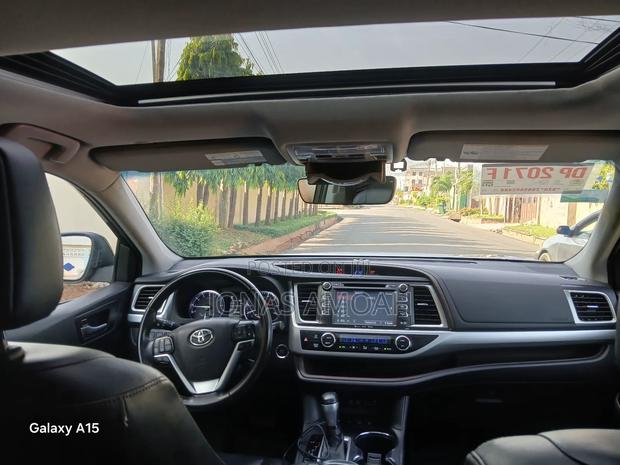 Toyota Highlander XLE 2019 Black