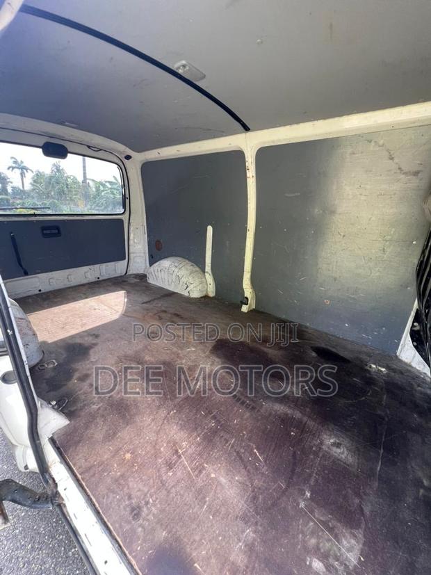 Toyota HiAce 2013 Black