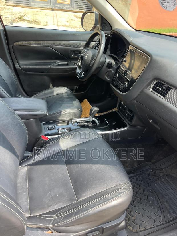 Mitsubishi Outlander SEL FWD 2019 Red