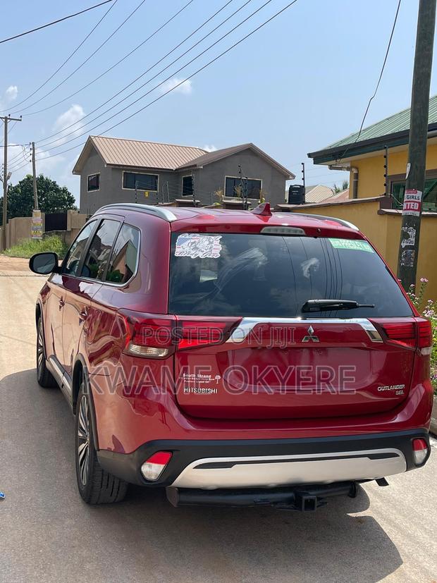 Mitsubishi Outlander SEL FWD 2019 Red