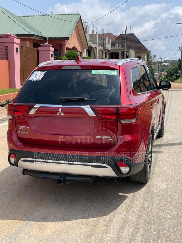 Mitsubishi Outlander SEL FWD 2019 Red