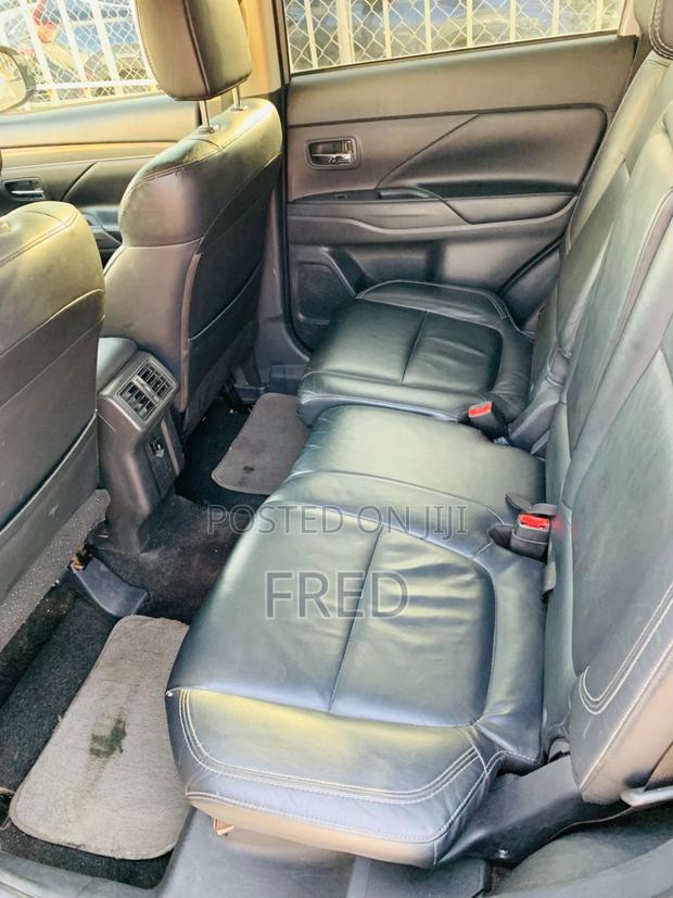 Mitsubishi Outlander SE FWD 2019 Silver