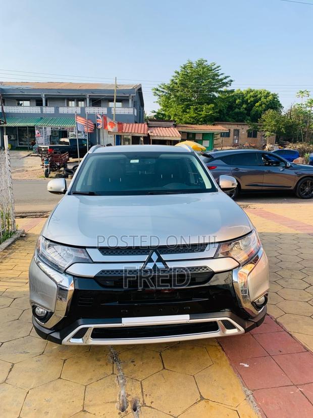Mitsubishi Outlander SE FWD 2019 Silver