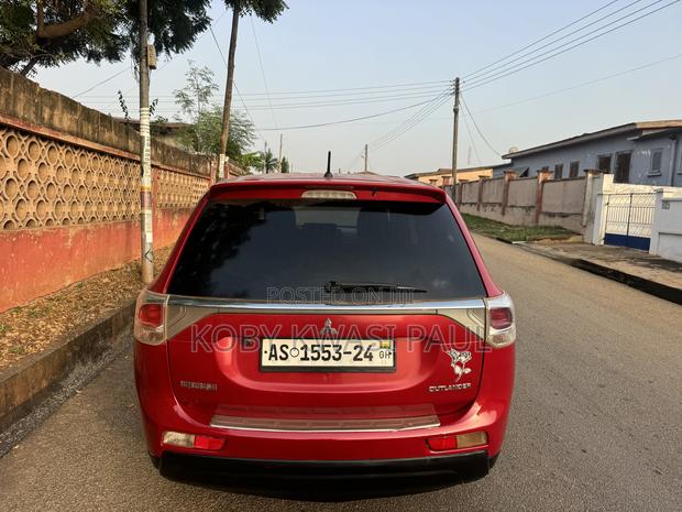 Mitsubishi Outlander 2.0 PHEV AWD 2014 Red