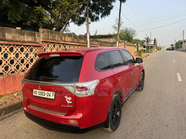 Mitsubishi Outlander 2.0 PHEV AWD 2014 Red