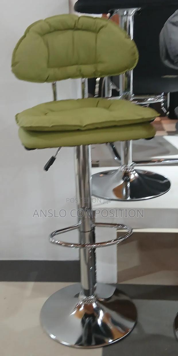Giants Favourite Bar Stool · Photo 3