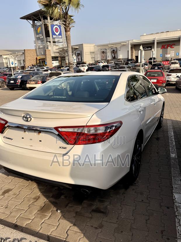 Toyota Camry XSE 4dr Sedan (2.5l 4cyl 6A) 2016 White