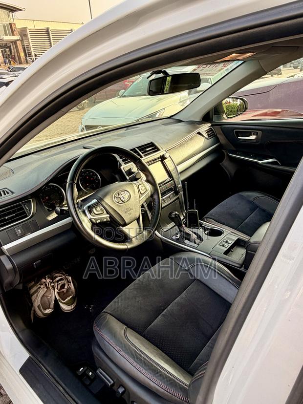 Toyota Camry XSE 4dr Sedan (2.5l 4cyl 6A) 2016 White