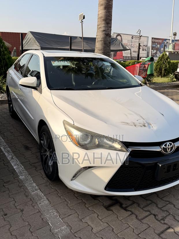 Toyota Camry XSE 4dr Sedan (2.5l 4cyl 6A) 2016 White