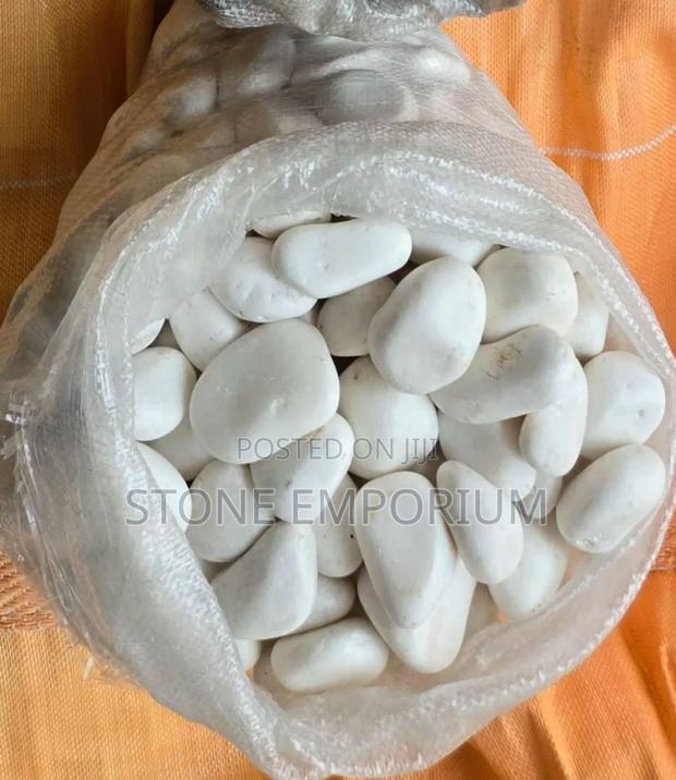 White Pebbles · Photo 3