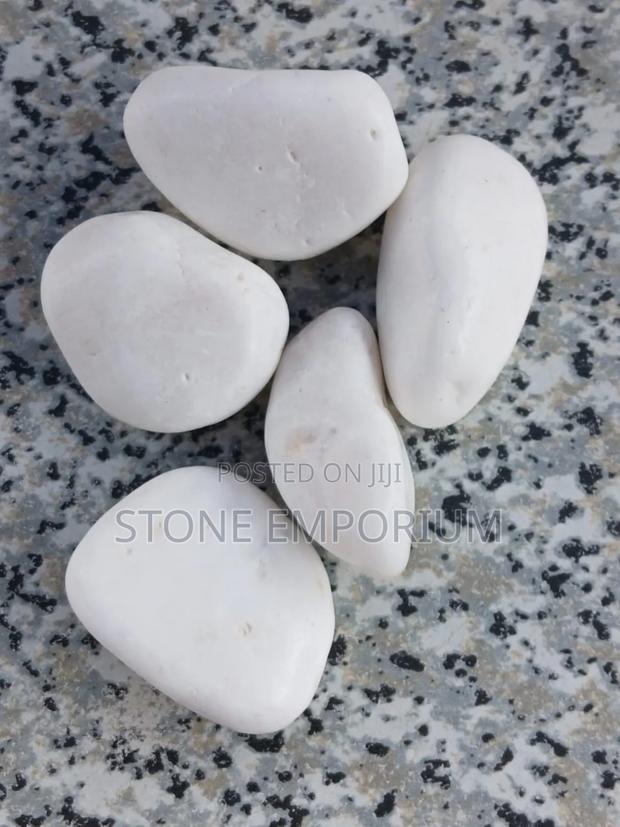 White Pebbles · Photo 4