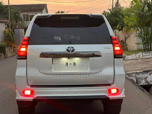 Toyota Land Cruiser Prado 2.7 2019 White